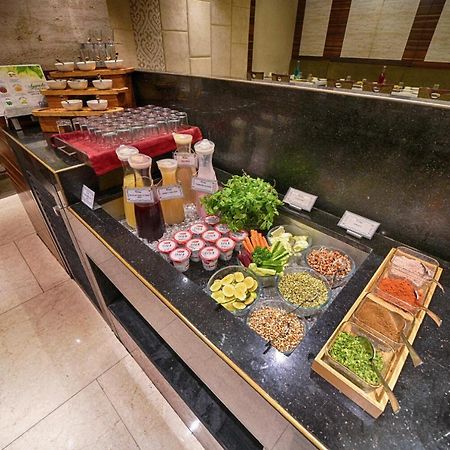 Hotel Lilac Kota  Ngoại thất bức ảnh