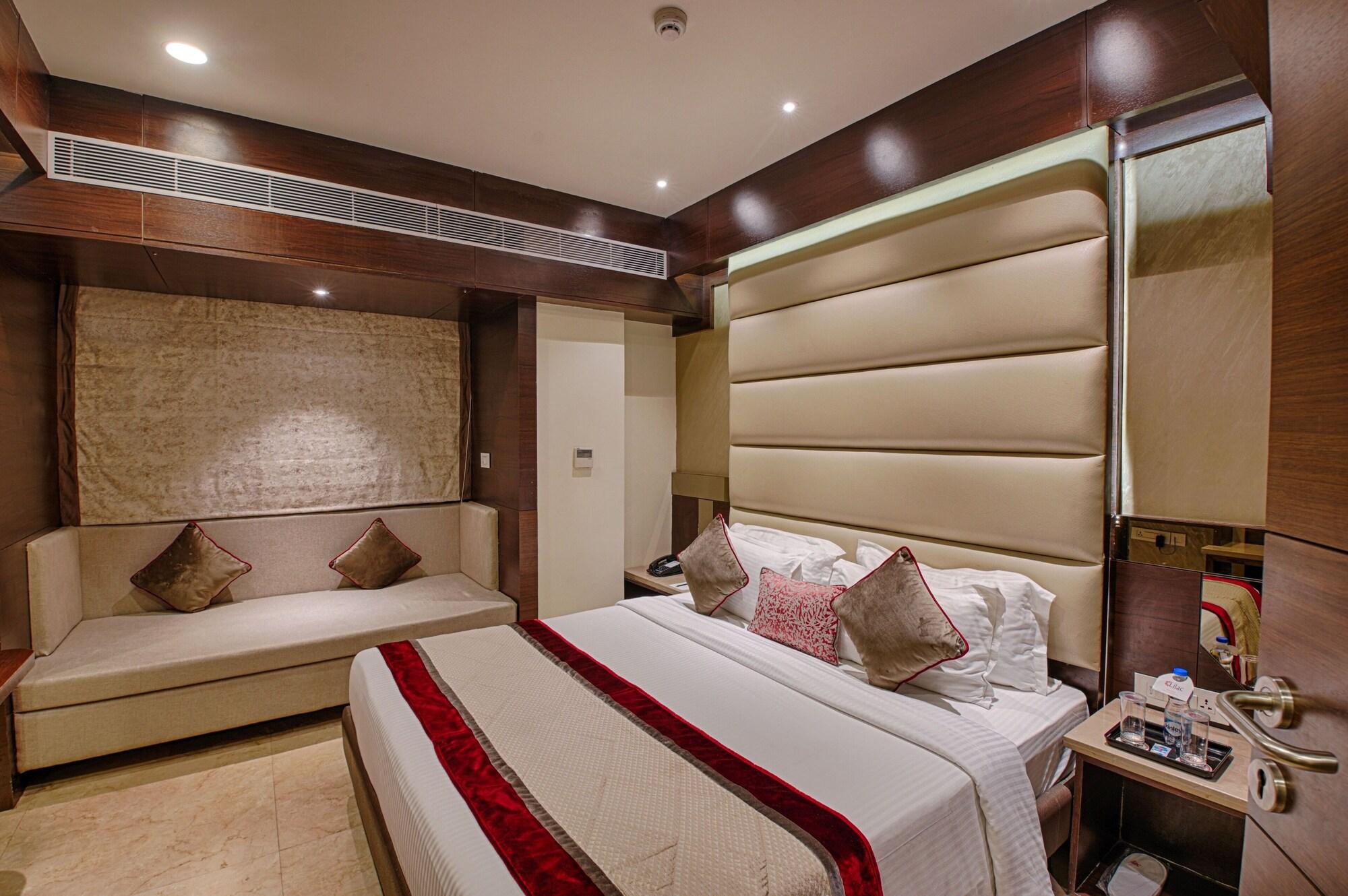 Hotel Lilac Kota  Ngoại thất bức ảnh