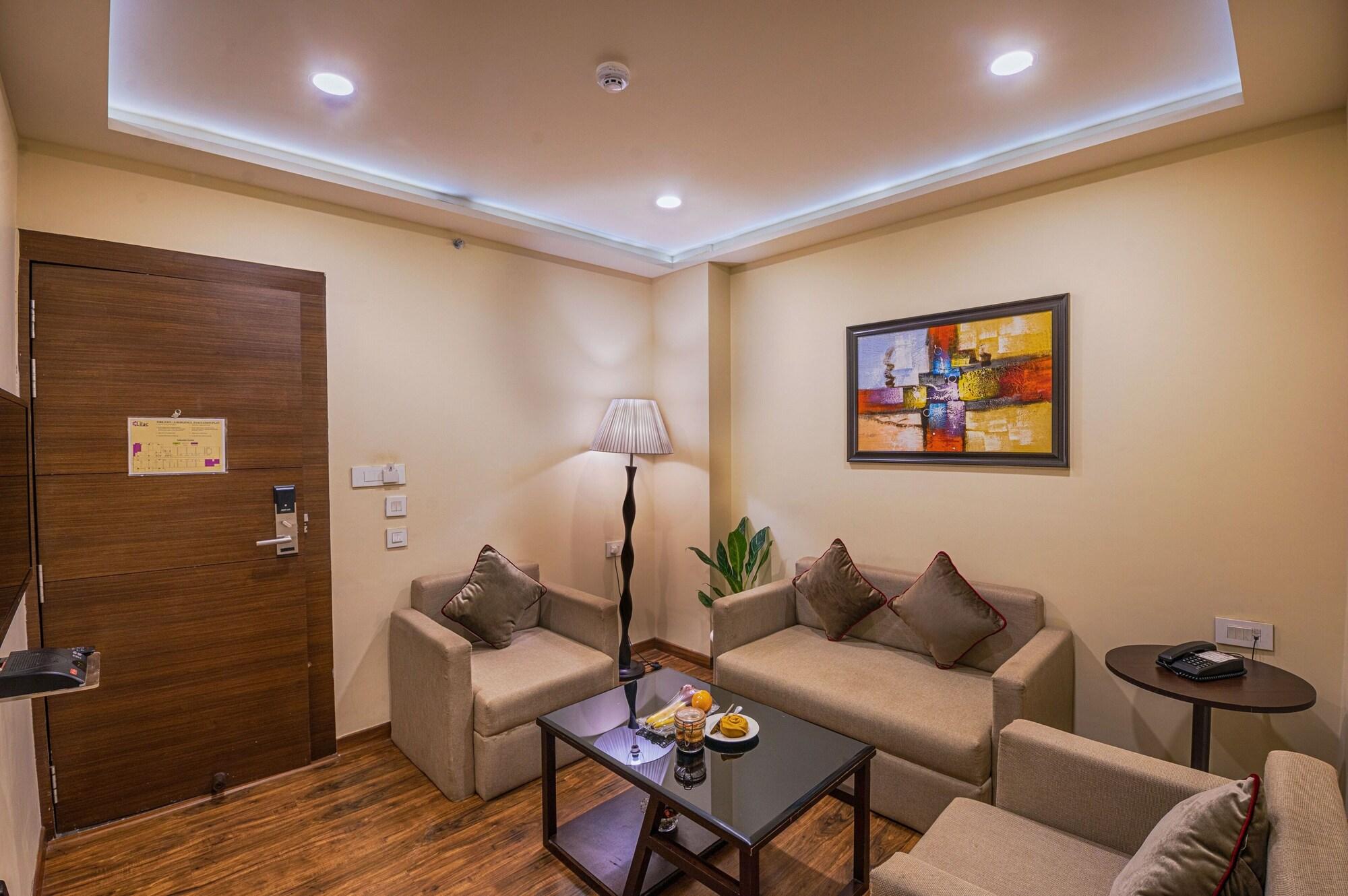 Hotel Lilac Kota  Ngoại thất bức ảnh