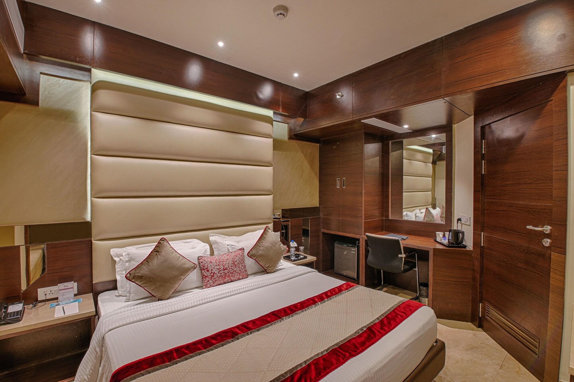 Hotel Lilac Kota  Ngoại thất bức ảnh