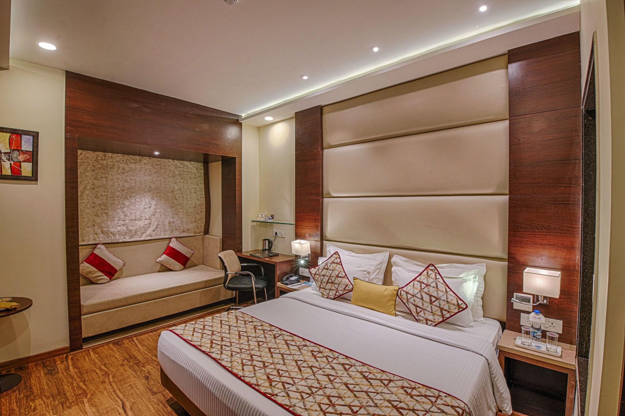 Hotel Lilac Kota  Ngoại thất bức ảnh