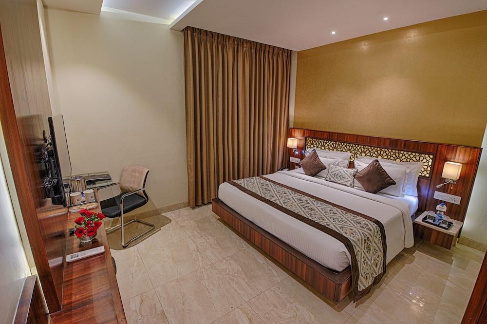 Hotel Lilac Kota  Ngoại thất bức ảnh