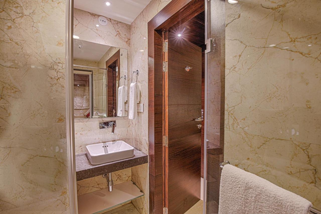 Hotel Lilac Kota  Ngoại thất bức ảnh