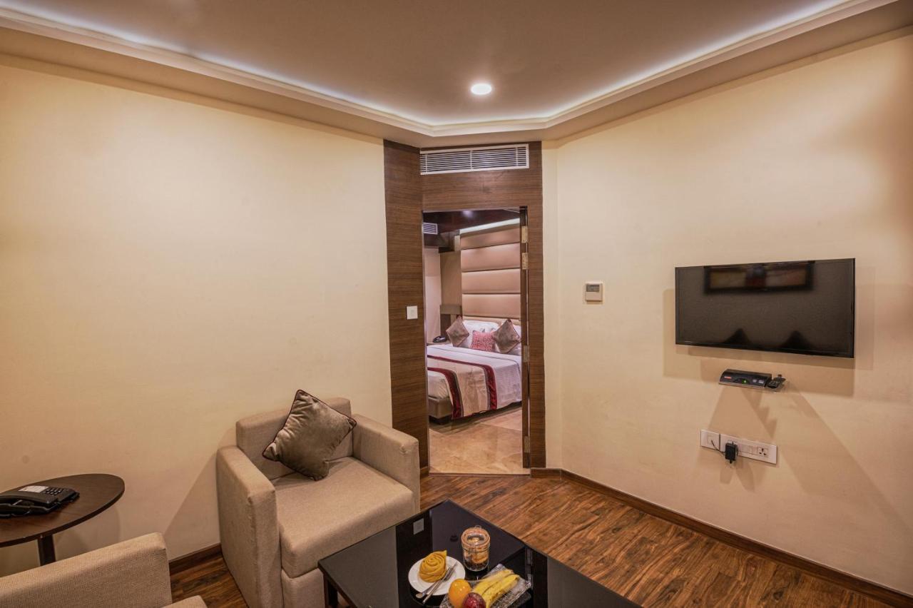 Hotel Lilac Kota  Ngoại thất bức ảnh