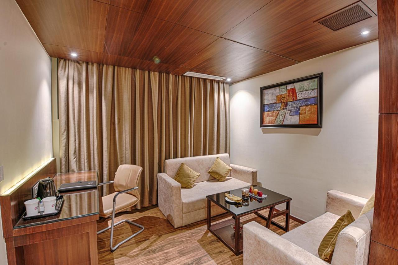 Hotel Lilac Kota  Ngoại thất bức ảnh