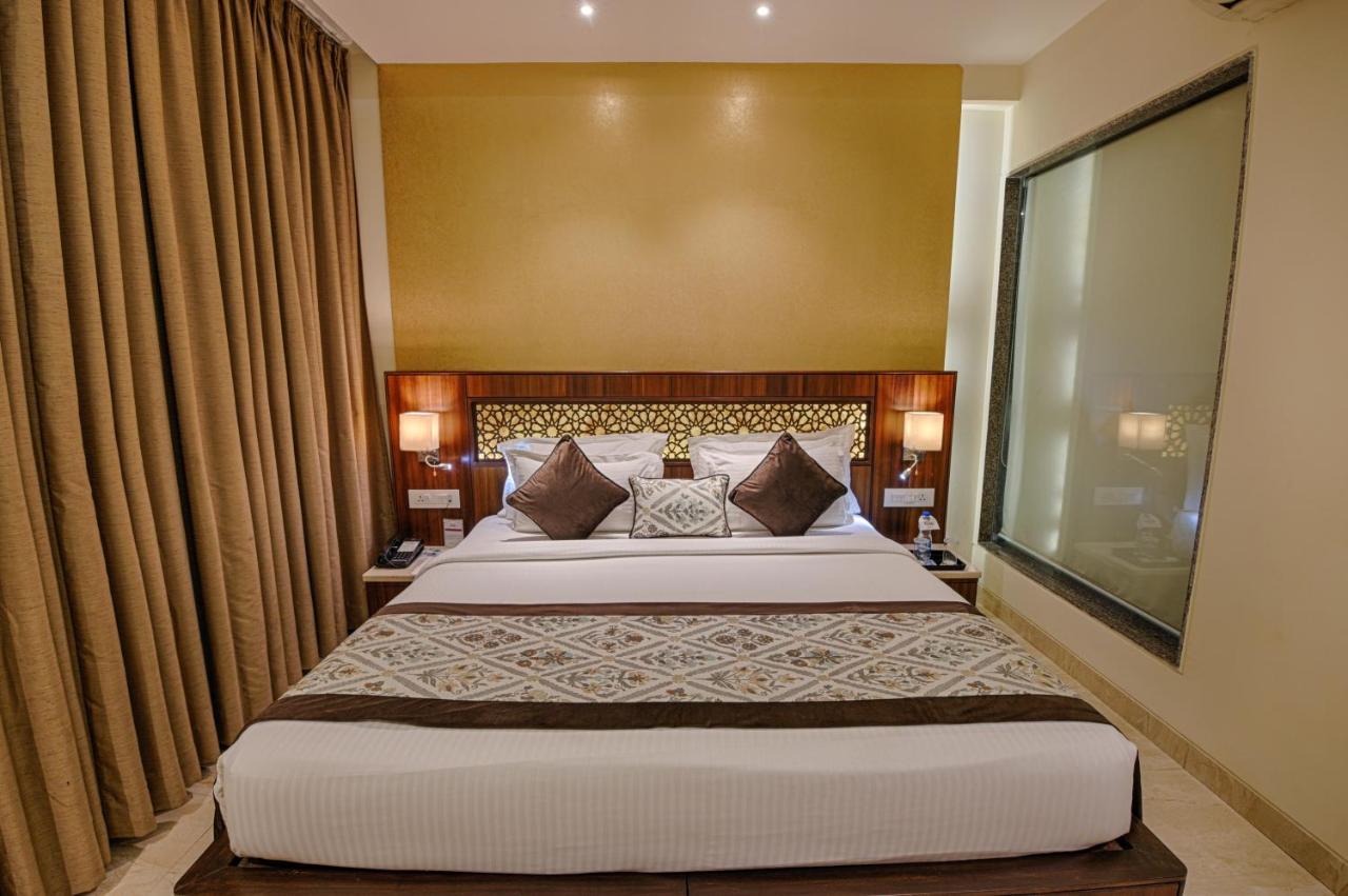 Hotel Lilac Kota  Ngoại thất bức ảnh