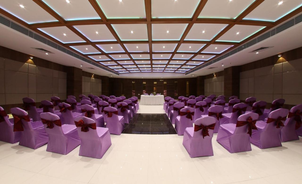 Hotel Lilac Kota  Ngoại thất bức ảnh