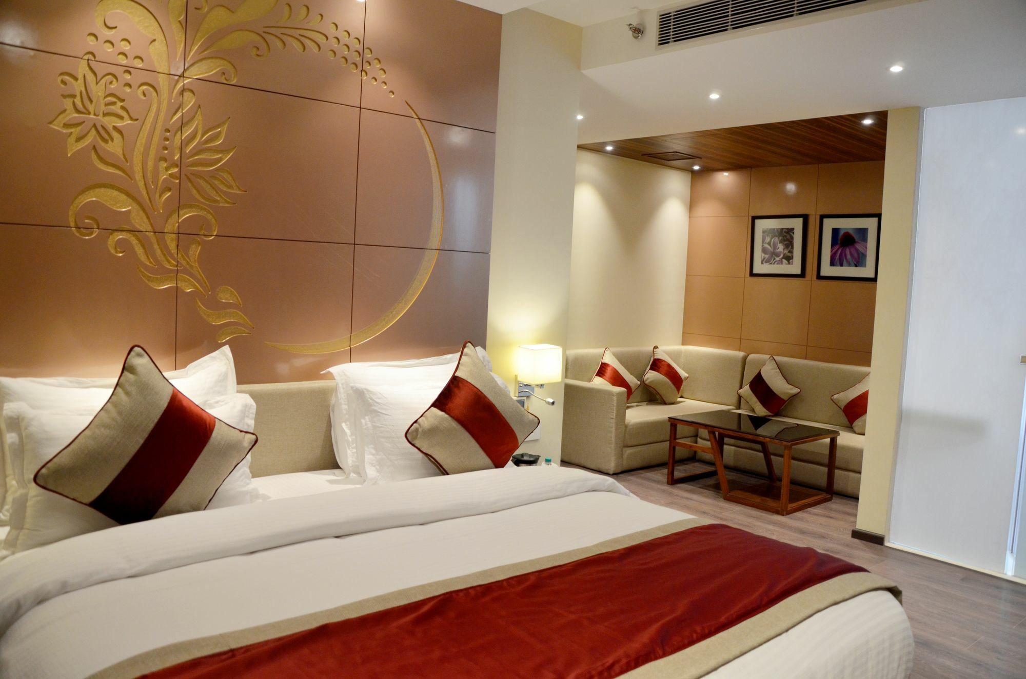 Hotel Lilac Kota  Ngoại thất bức ảnh