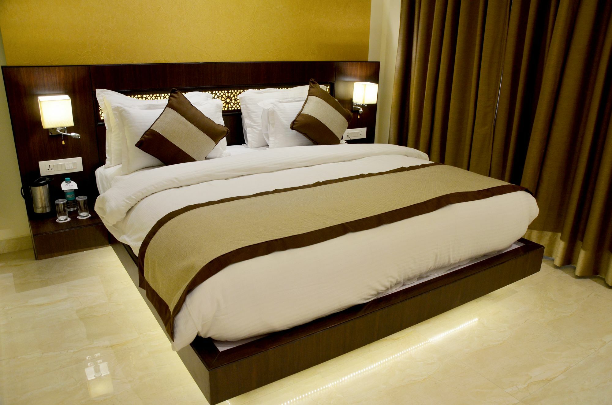 Hotel Lilac Kota  Ngoại thất bức ảnh